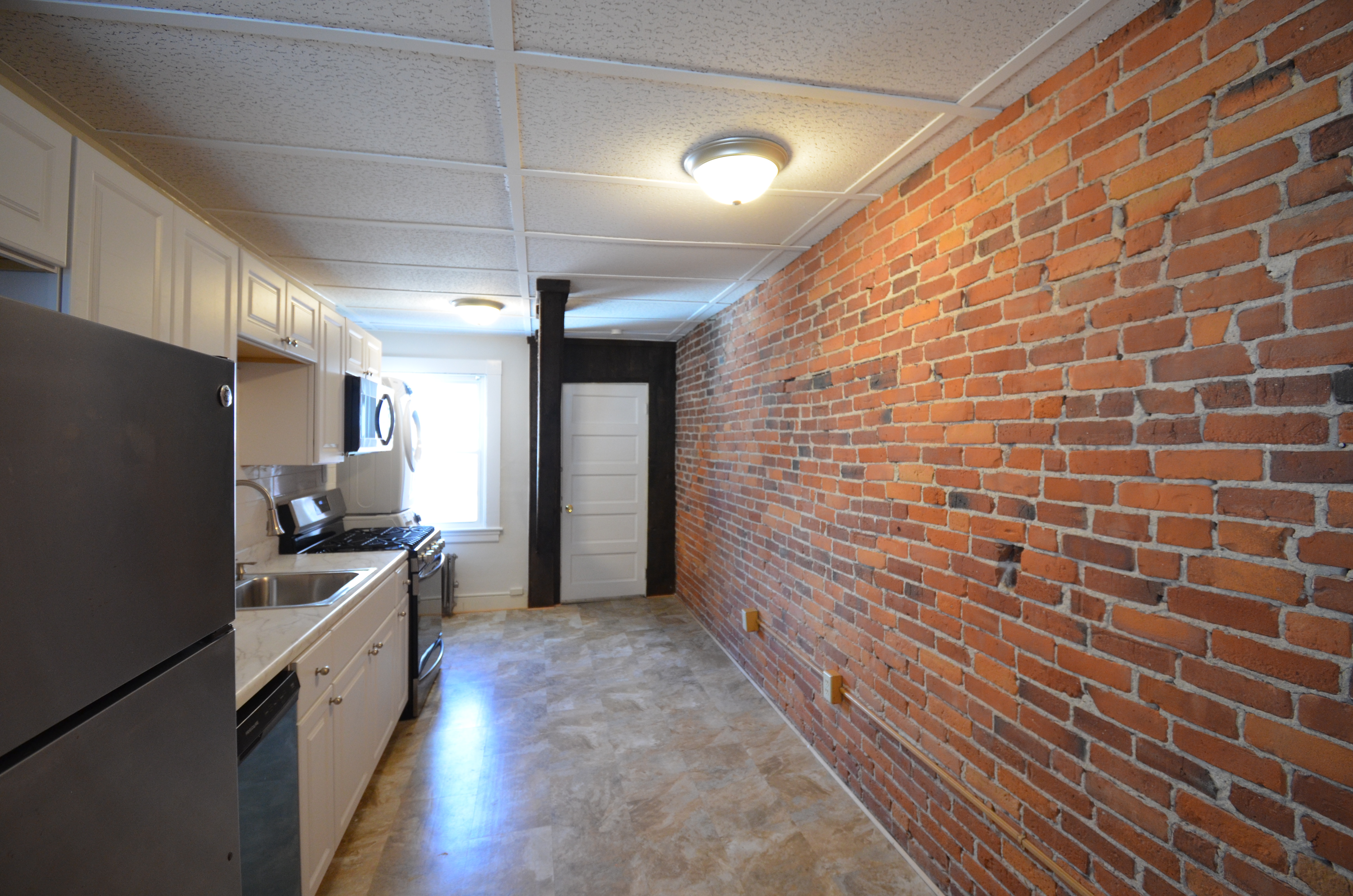 2 bed, 1 bath apartment for rent at 5 Fairbanks St Unit 3, Washington Square — photo 2 of 19