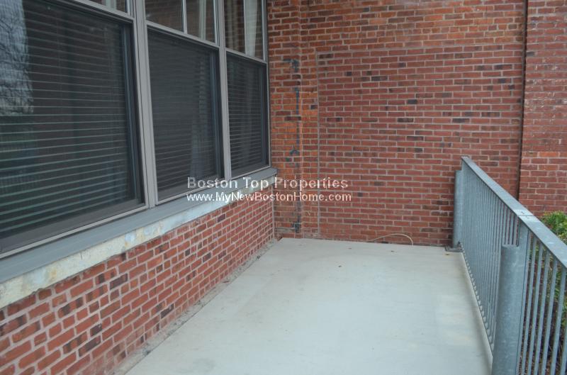 156 Porter St, East Boston