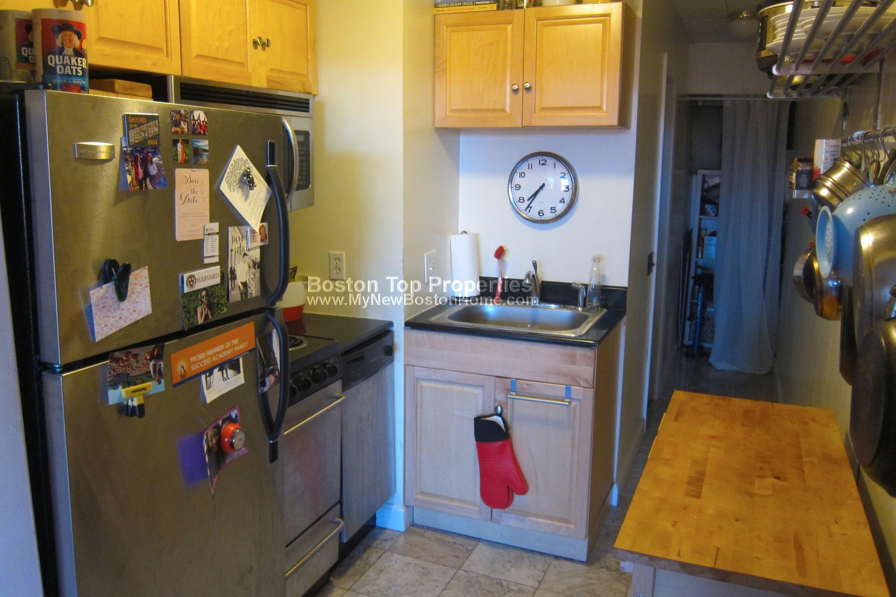 1063 Beacon St, Longwood