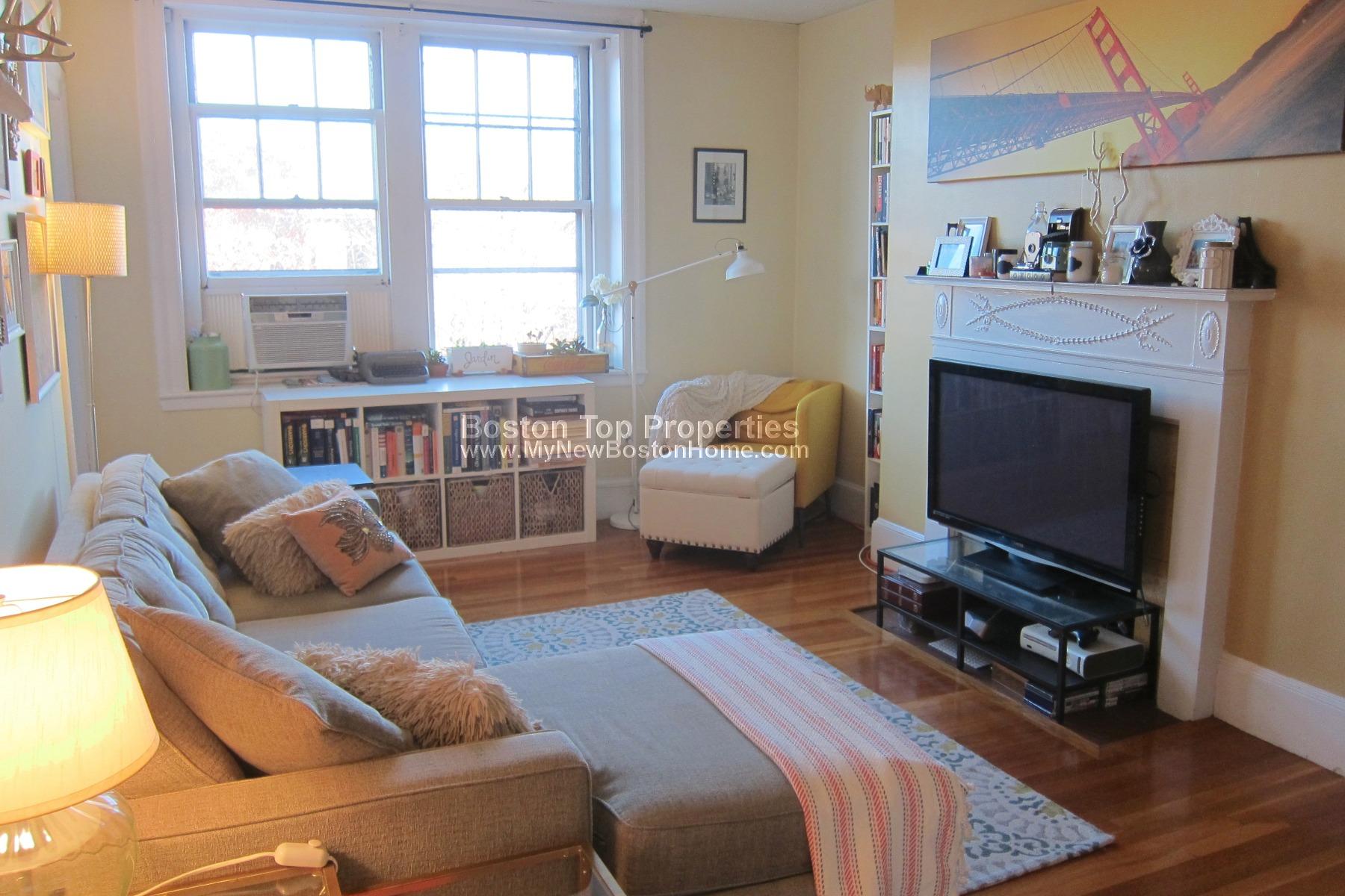 1063 Beacon St, Longwood