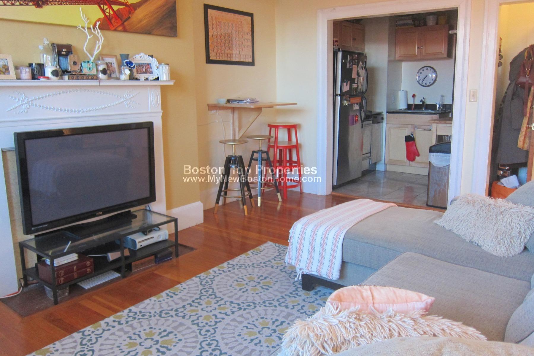 1063 Beacon St, Longwood