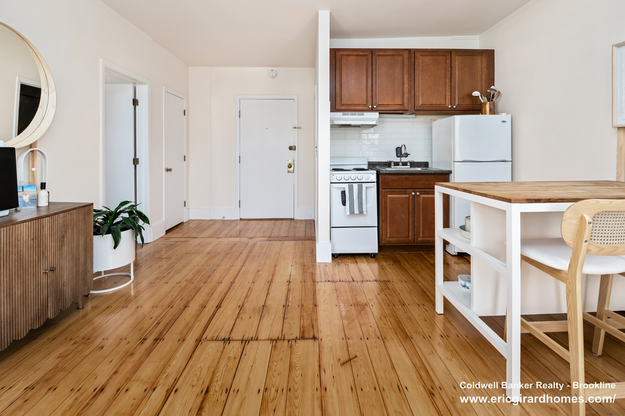Photos of apartment on Buswell St.,Boston MA 02215