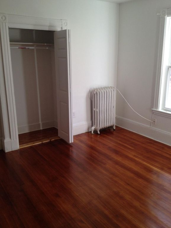 3 bed, 1 bath apartment for rent at 79 Brook St Unit 3L, Brookline Village — photo 3 of 7