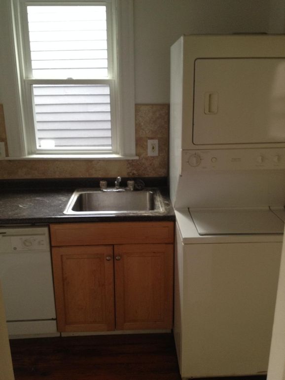 3 bed, 1 bath apartment for rent at 79 Brook St Unit 3L, Brookline Village — photo 5 of 7