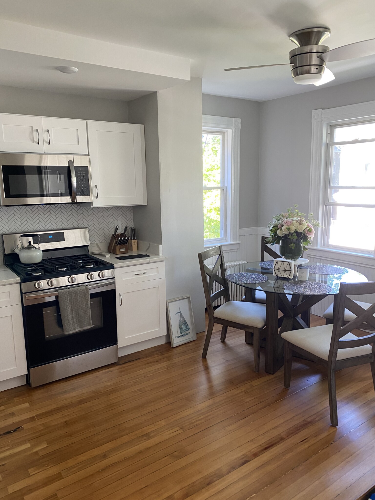 Photos of apartment on Massachusetts Ave.,Cambridge MA 02139