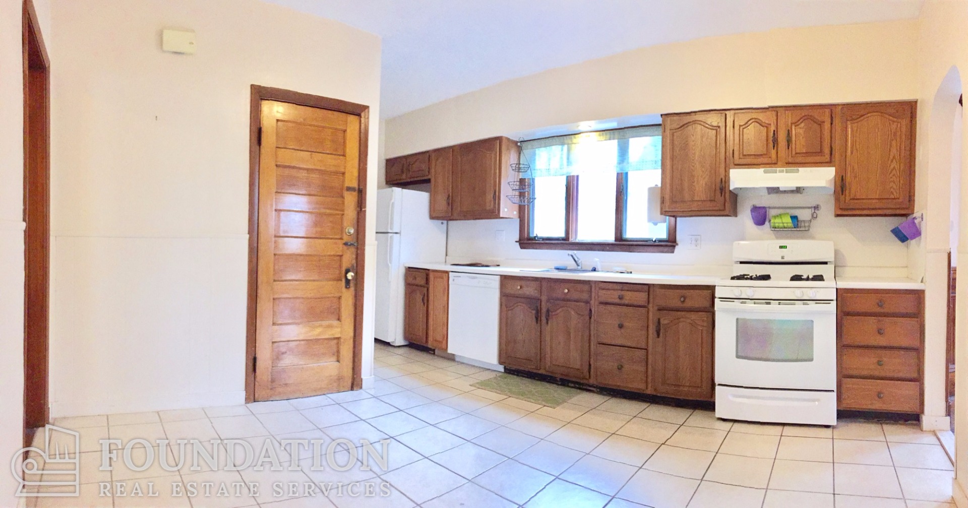 3 bed, 1 bath apartment for rent at 663 Washington St Unit 2, Brighton — photo 3 of 14