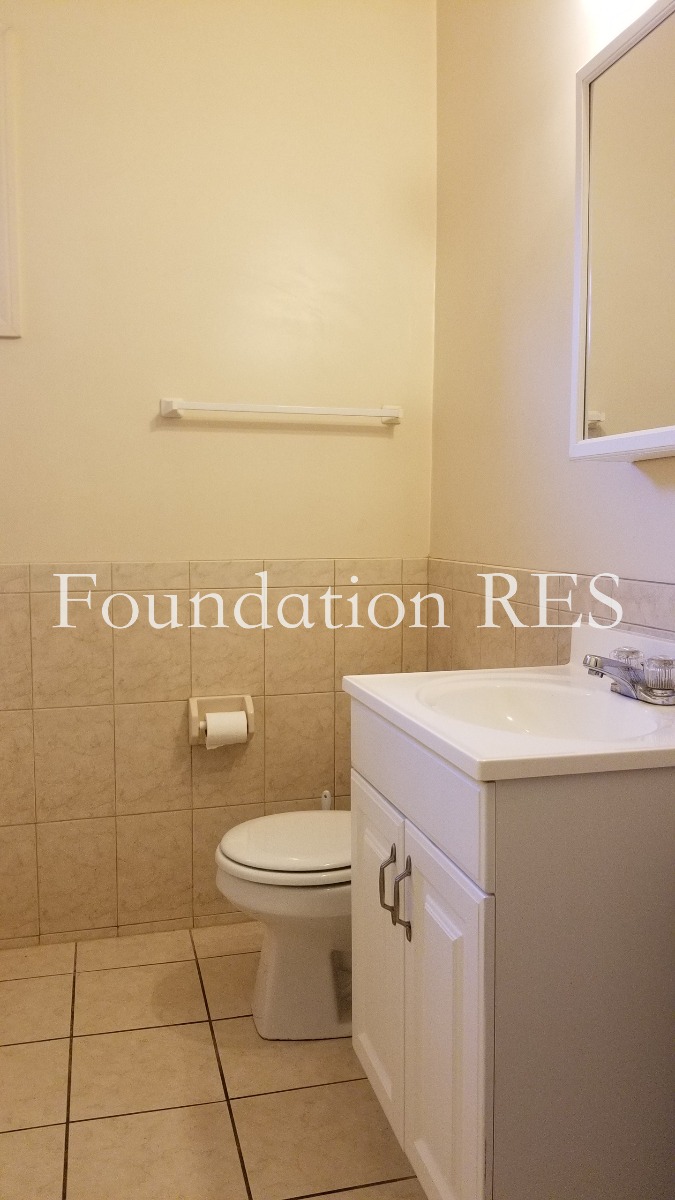 4 bed, 1.5 bath apartment for rent at 144 Washington St Unit 1, Brighton — photo 5 of 11