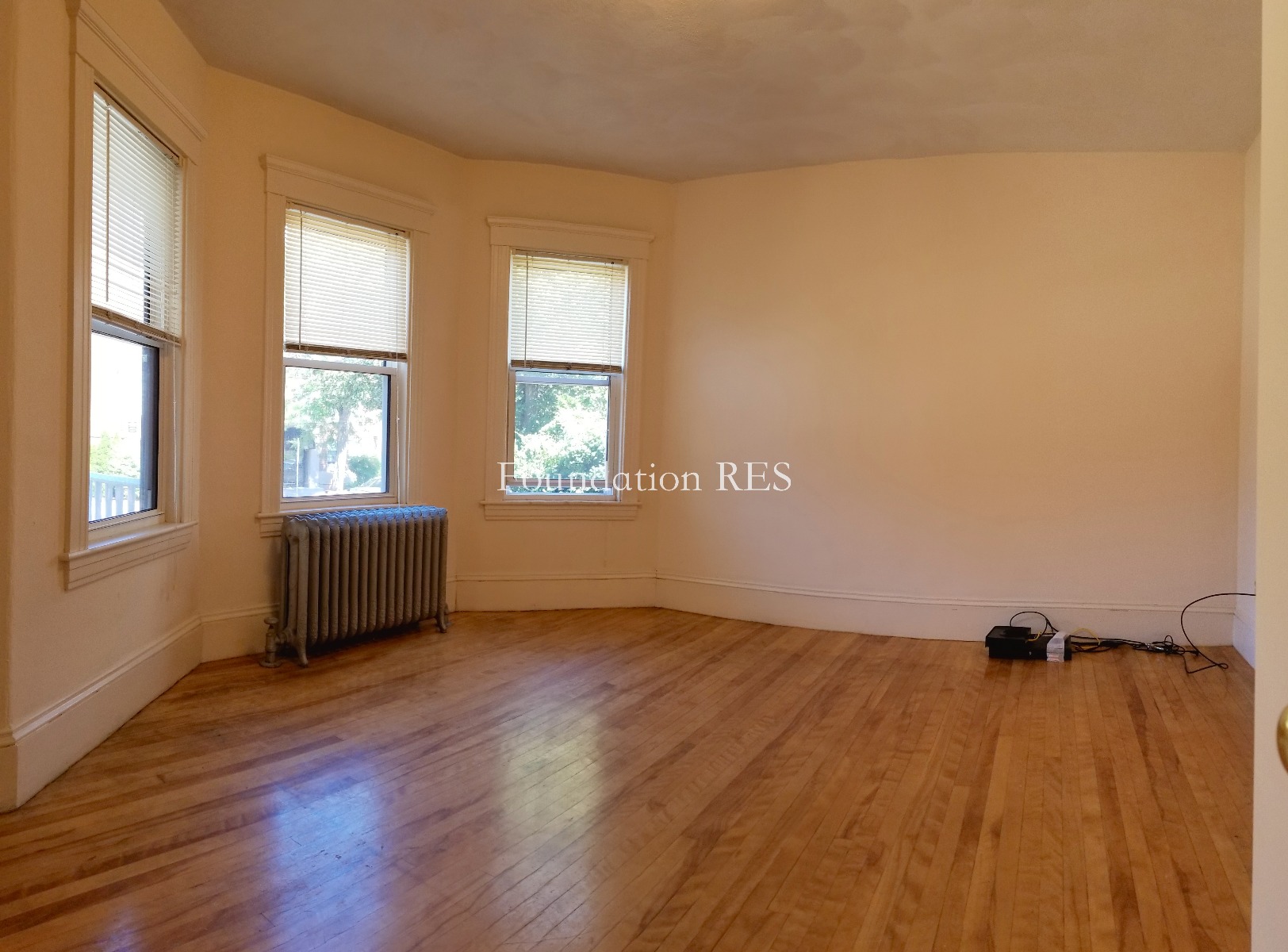 4 bed, 1.5 bath apartment for rent at 144 Washington St Unit 1, Brighton — photo 3 of 11