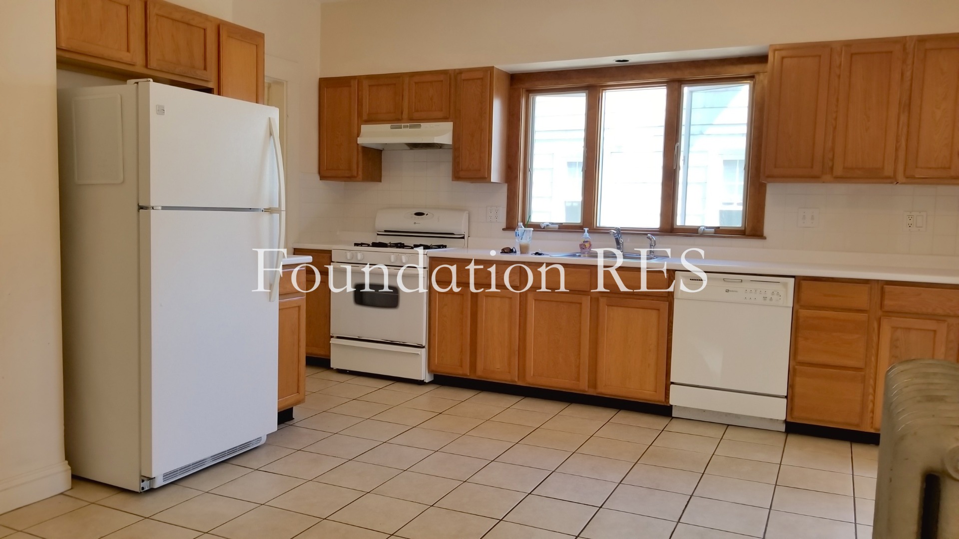 4 bed, 1.5 bath apartment for rent at 144 Washington St Unit 1, Brighton — photo 1 of 11