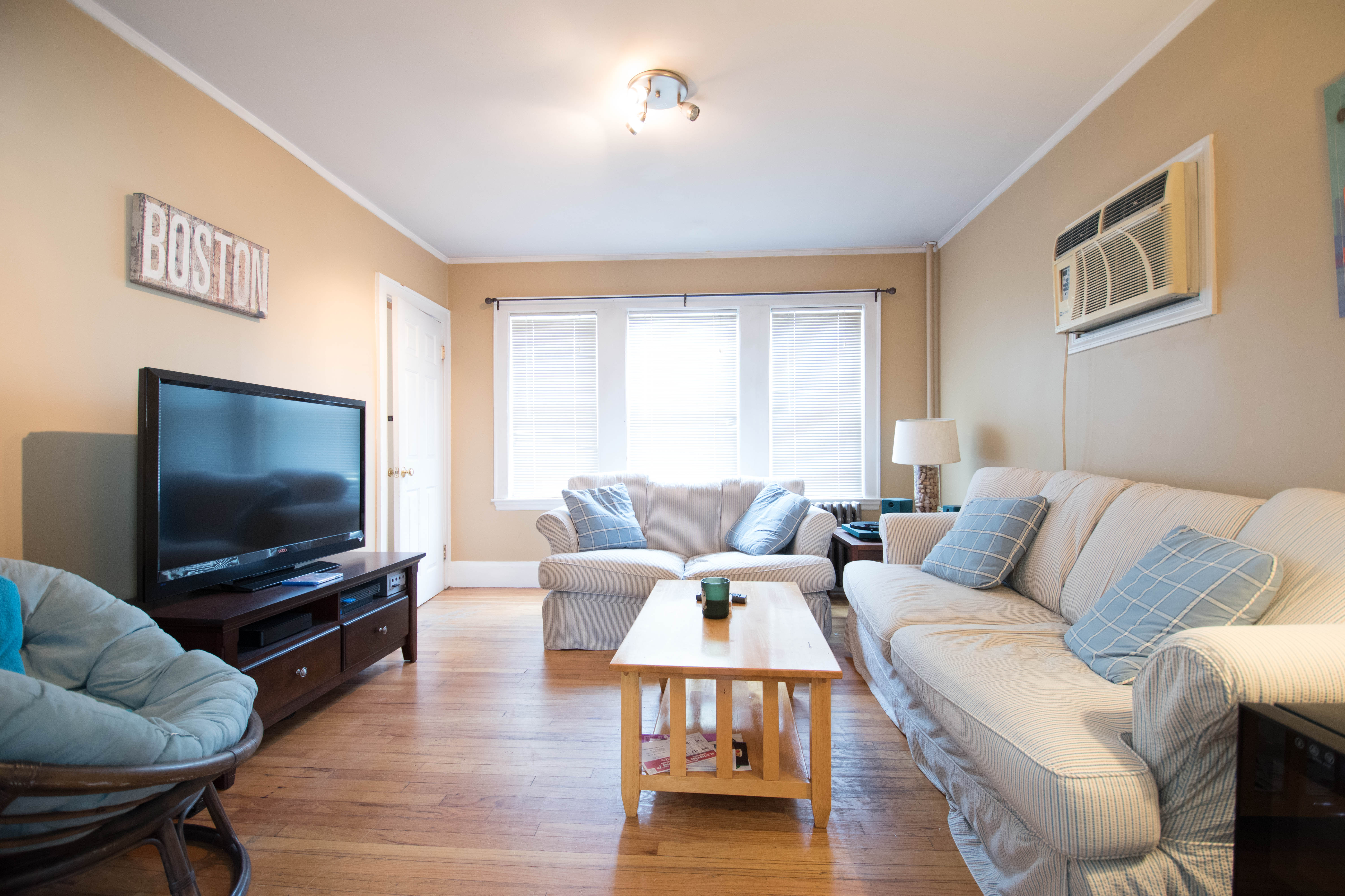 3 bed, 1 bath apartment for rent at 22 Greymere Rd Unit 1, Brighton — photo 2 of 8