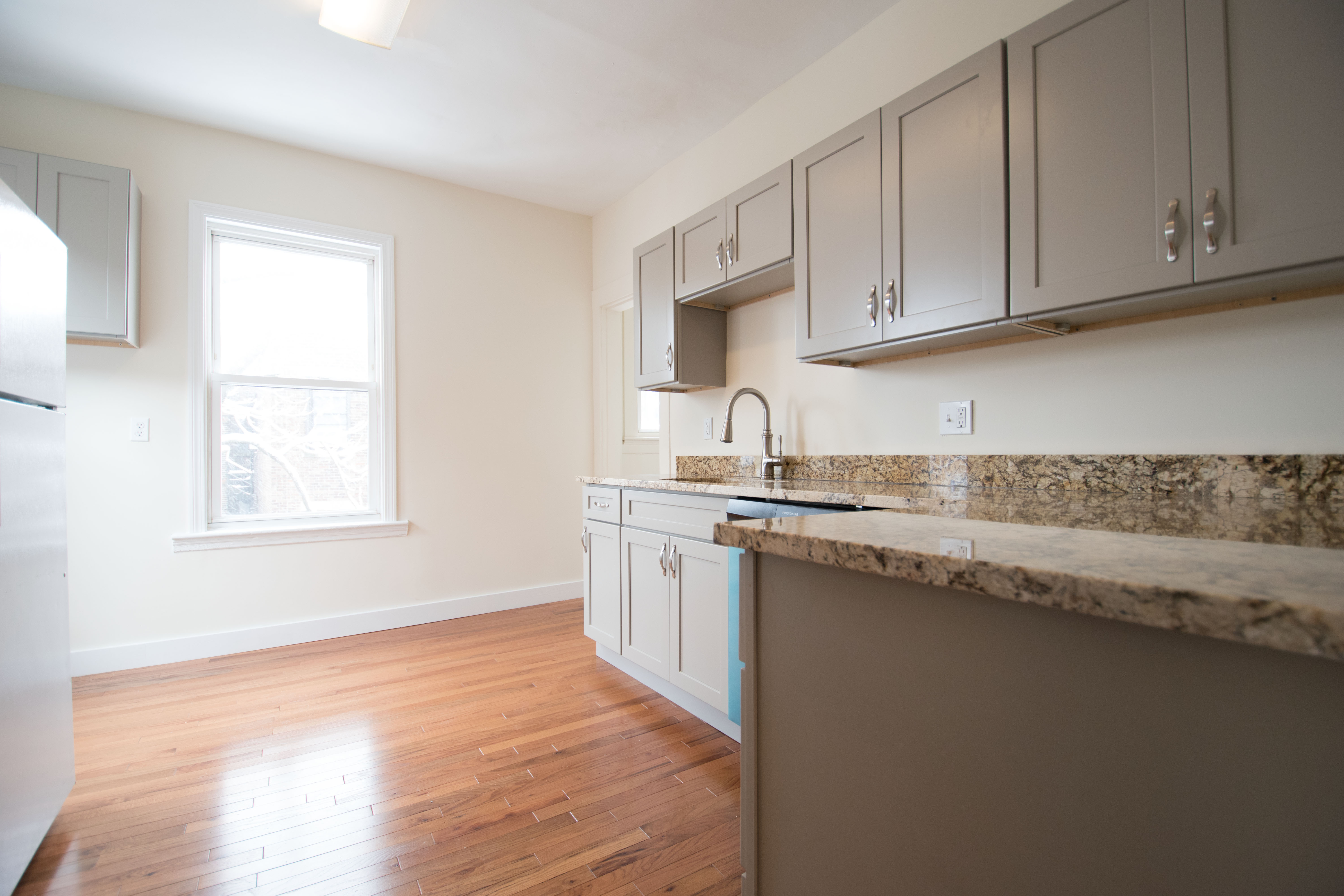 3 bed, 1 bath apartment for rent at 126 Glenville Ave Unit 3, Allston — photo 10 of 11