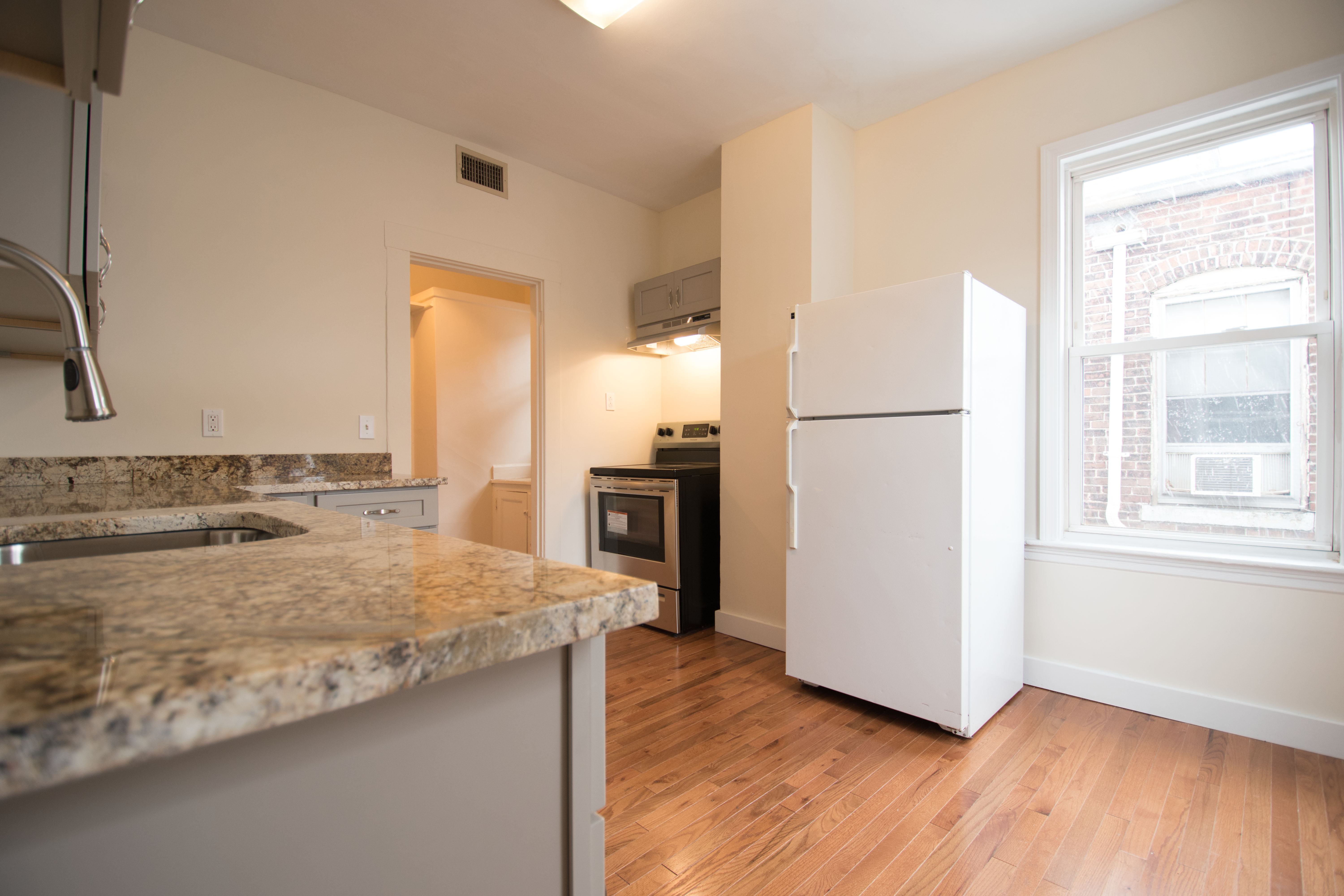 3 bed, 1 bath apartment for rent at 126 Glenville Ave Unit 3, Allston — photo 8 of 11