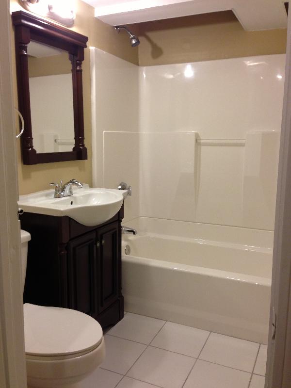 3 bed, 1 bath apartment for rent at 69 Quint Ave Unit B, Allston — photo 6 of 7