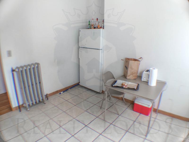 4 bed, 2 bath apartment for rent at 11 Cummings Rd Unit 6, Brighton — photo 2 of 9