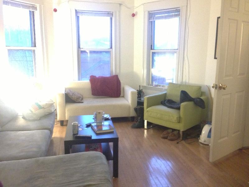 3 bed, 1 bath apartment for rent at 39 Porter Rd, Porter Square — photo 2 of 12