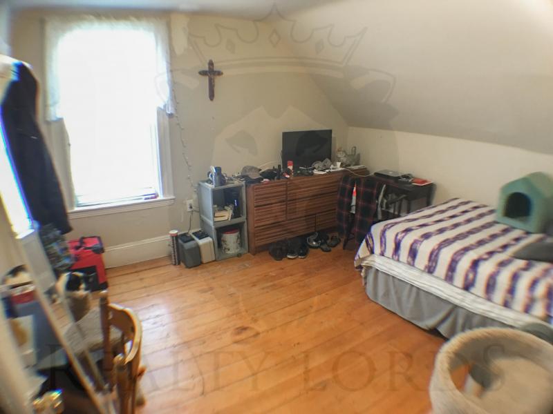 17 Higgins St, Allston