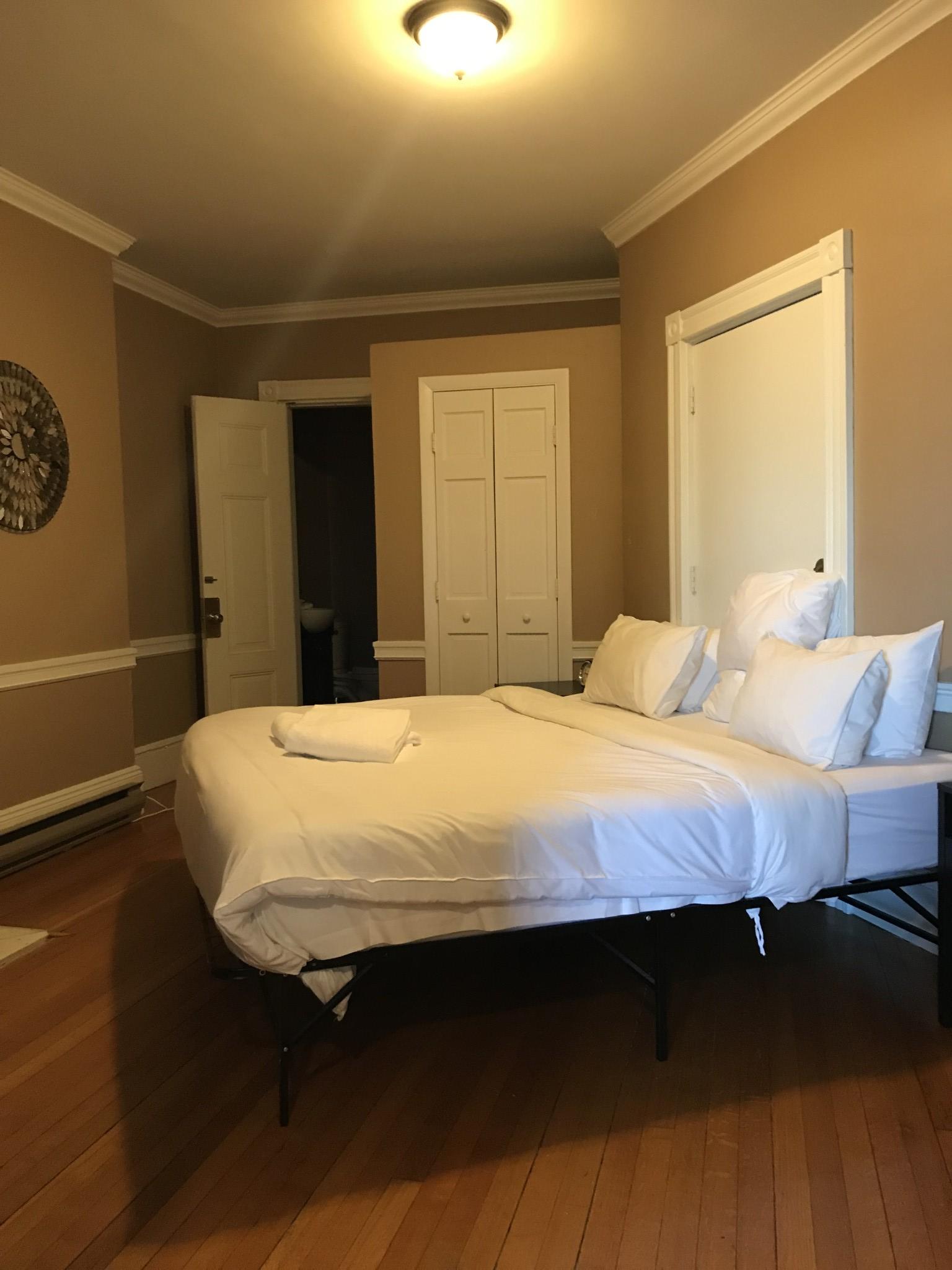 12 Bay State Rd, Fenway