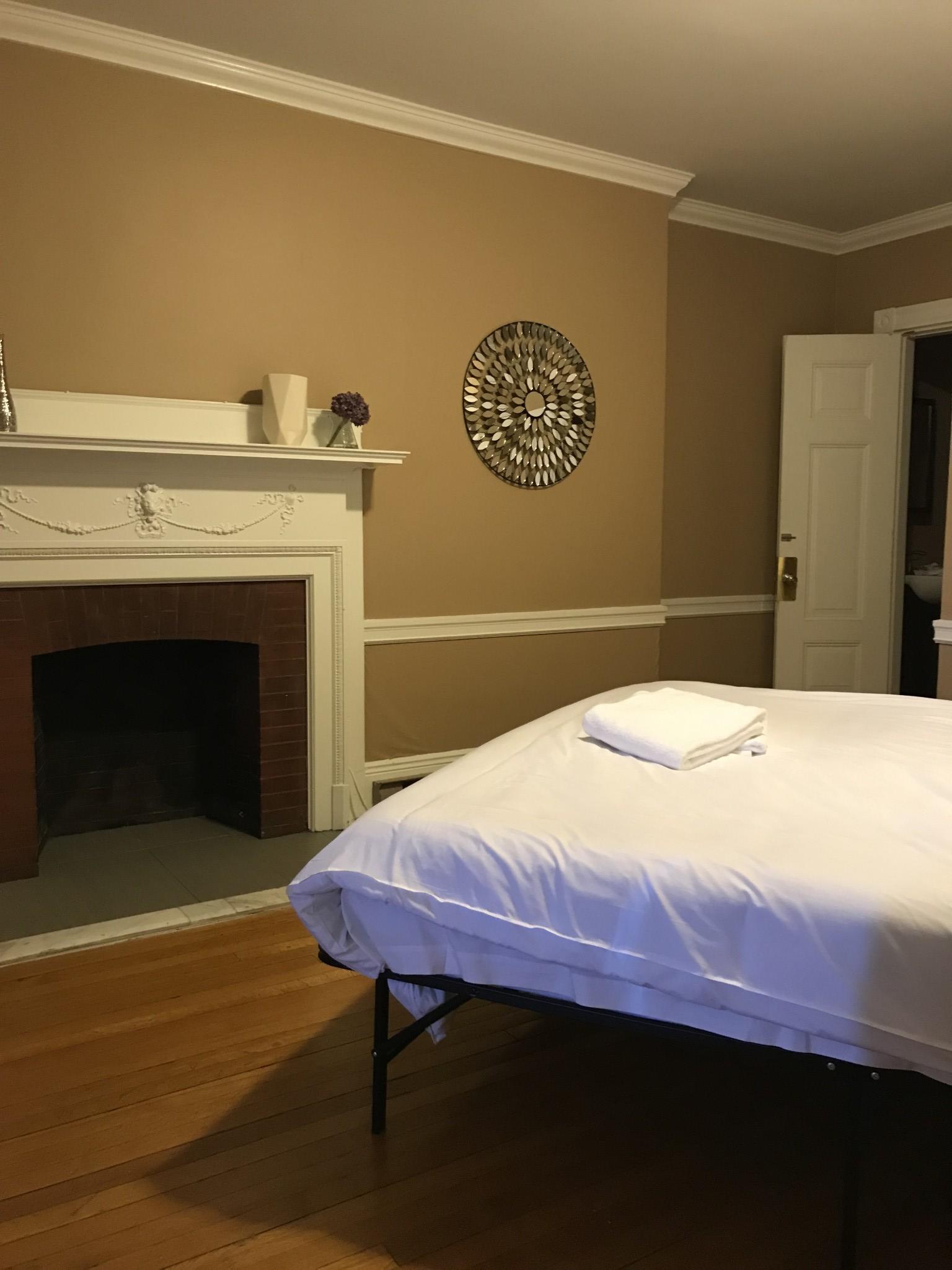 12 Bay State Rd, Fenway