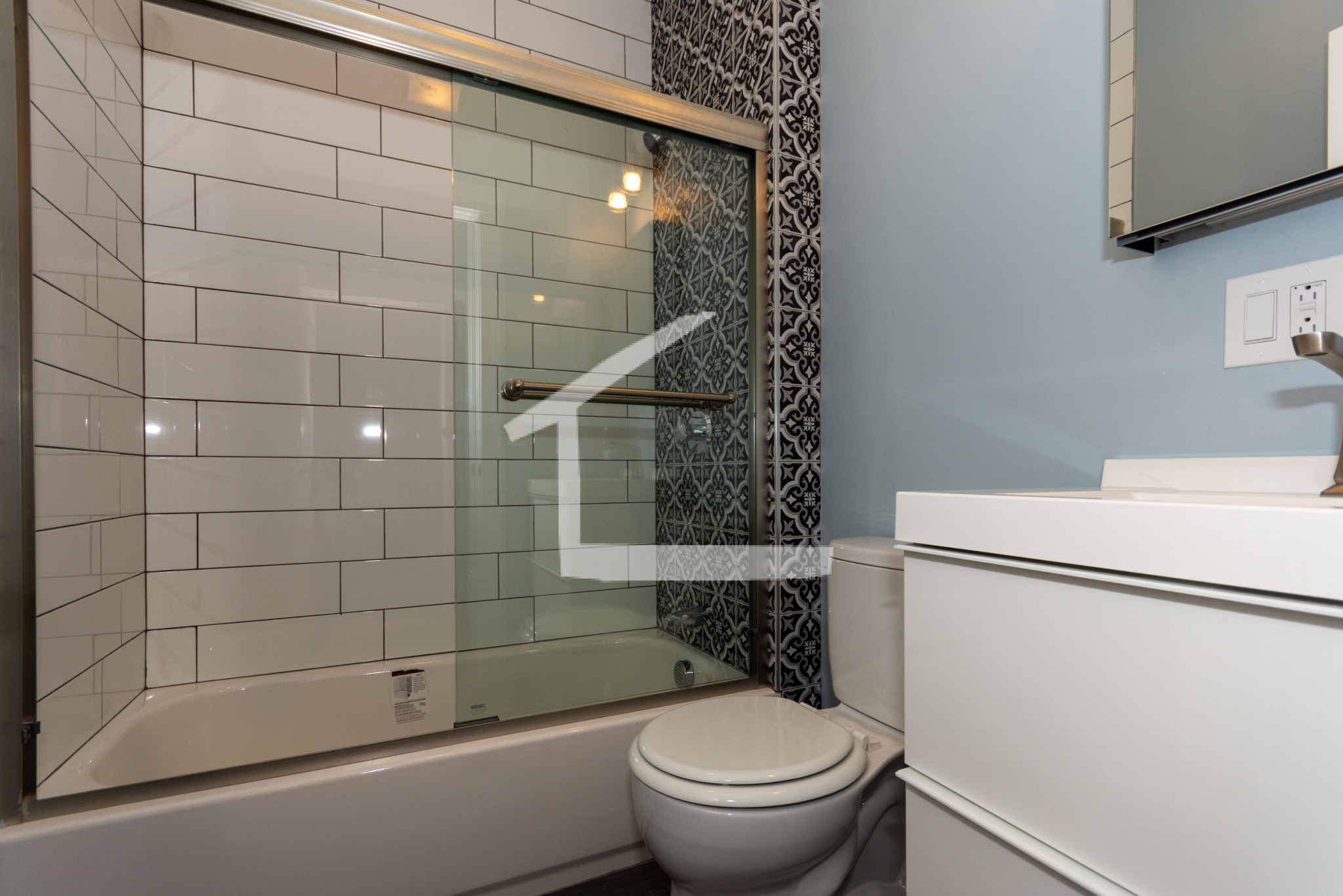 3 bed, 2 bath apartment for rent at 12 Bay State Rd Unit 2, Fenway — photo 8 of 12