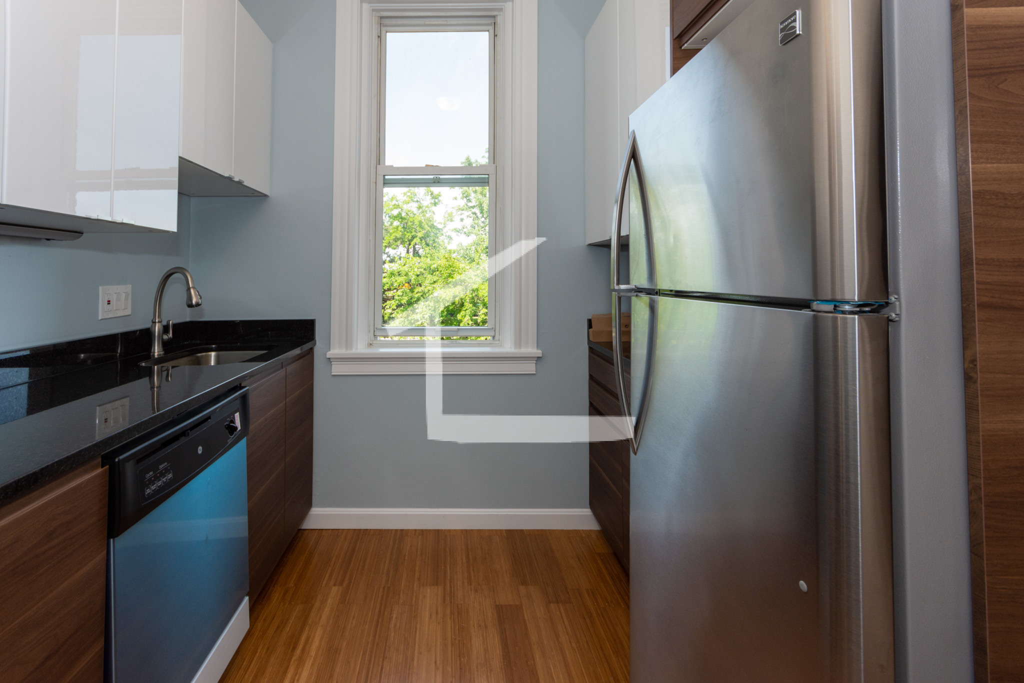 3 bed, 2 bath apartment for rent at 12 Bay State Rd Unit 2, Fenway — photo 7 of 12
