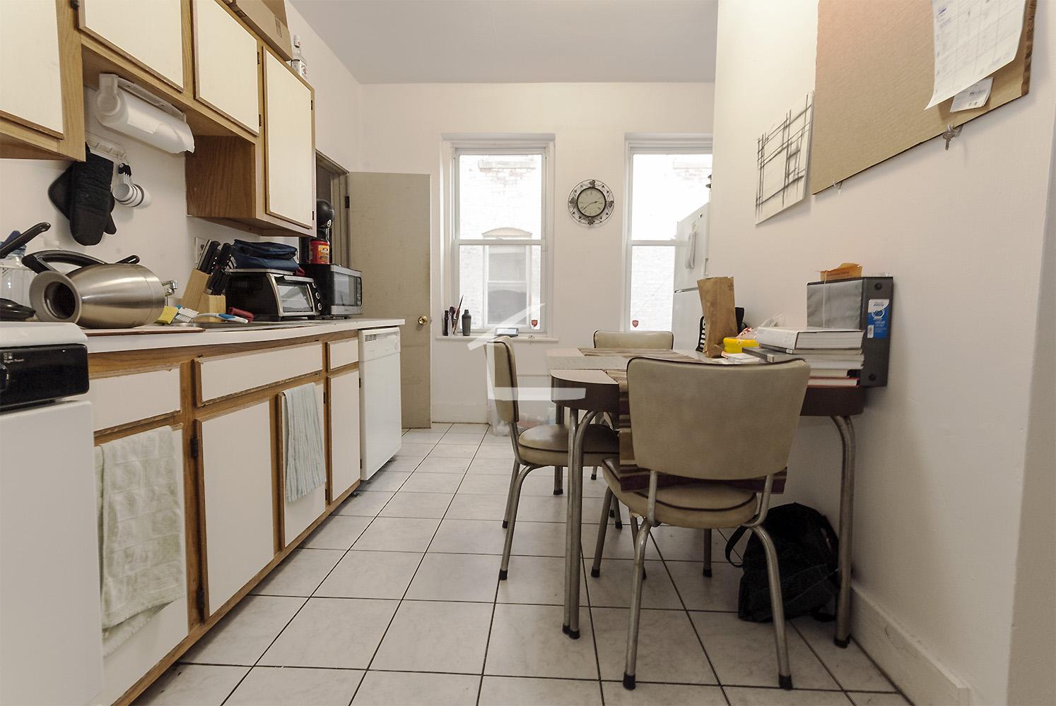 3 bed, 1 bath apartment for rent at 48 Brighton Ave Unit 14, Allston