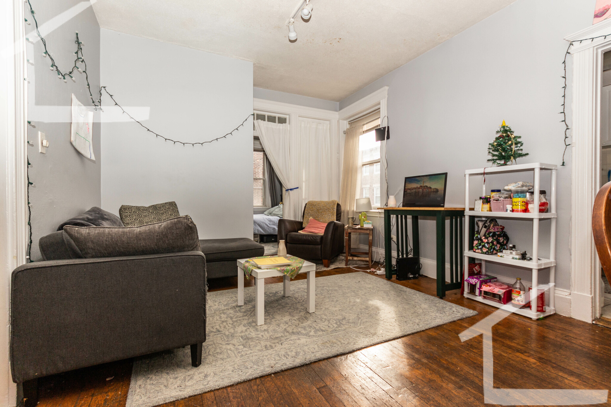 4 bed, 2 bath apartment for rent at 32 Park Vale Ave Unit 5, Allston — photo 4 of 9