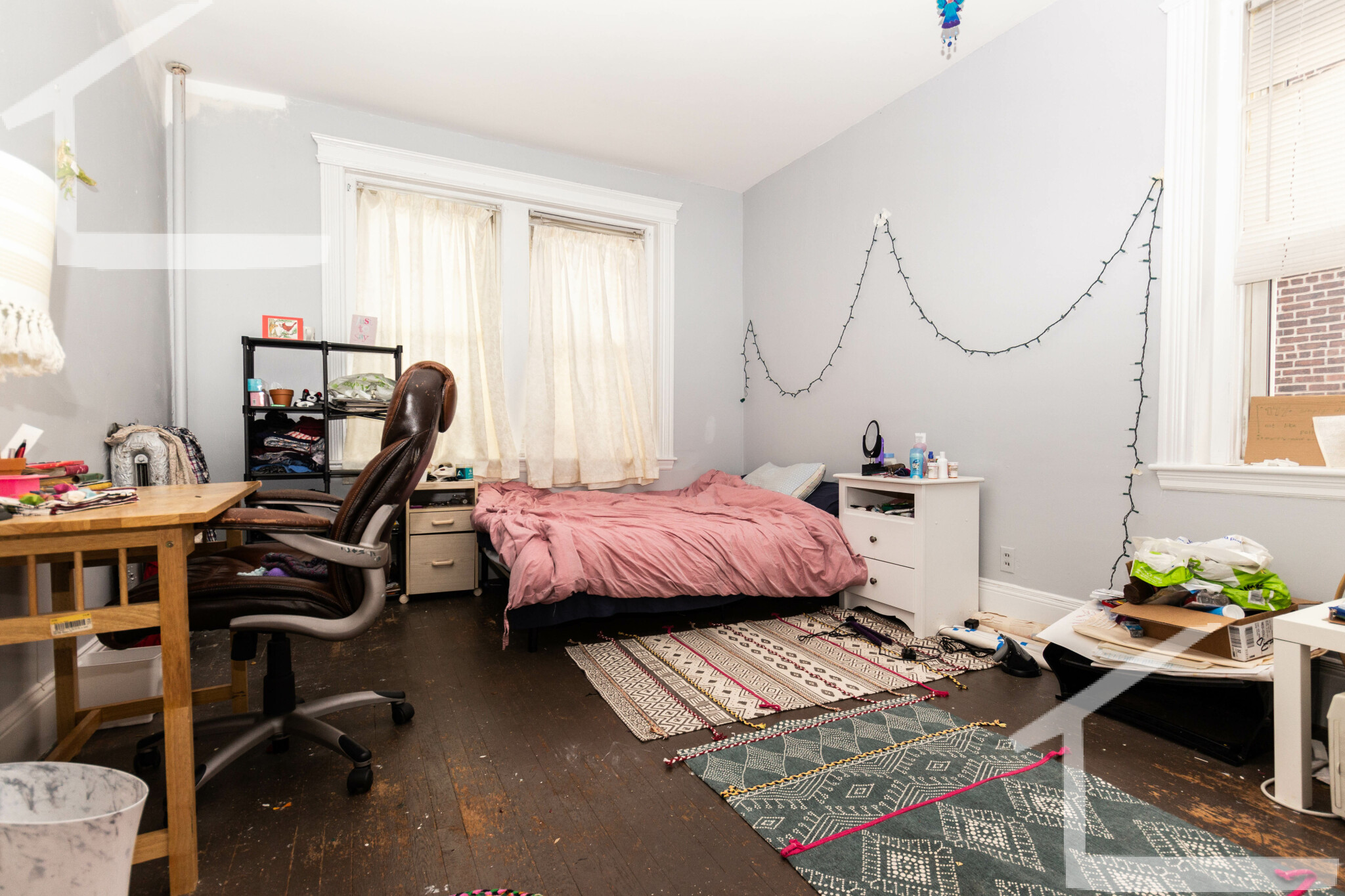 4 bed, 2 bath apartment for rent at 32 Park Vale Ave Unit 5, Allston — photo 6 of 9