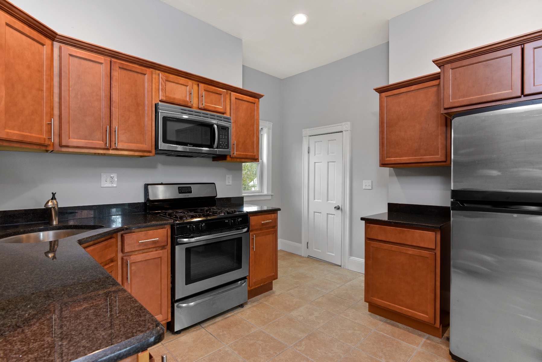 41 Highland Park Ave, Roxbury