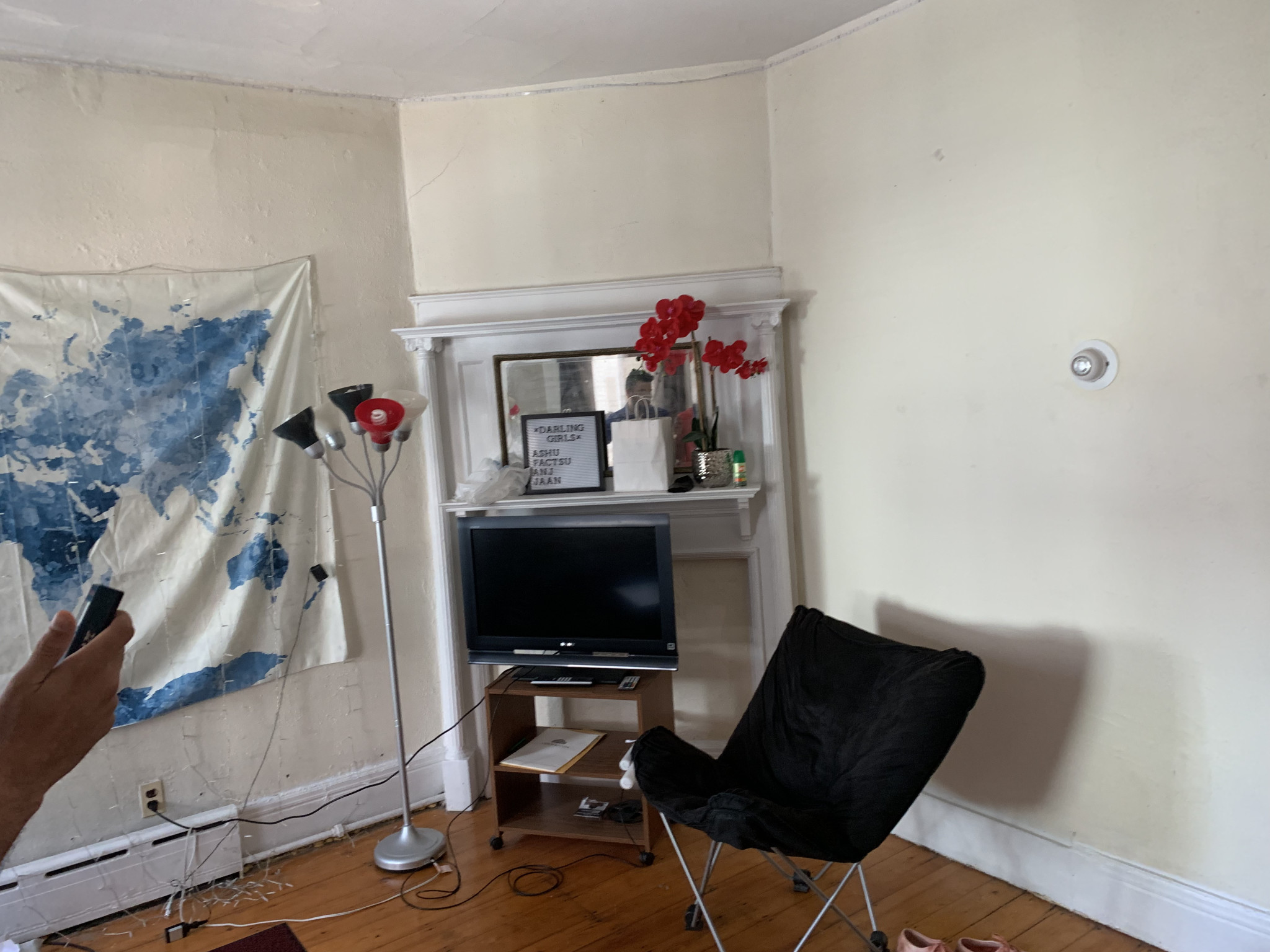 4 bed, 1 bath apartment for rent at 26 Darling St Unit 4, Mission Hill — photo 6 of 15