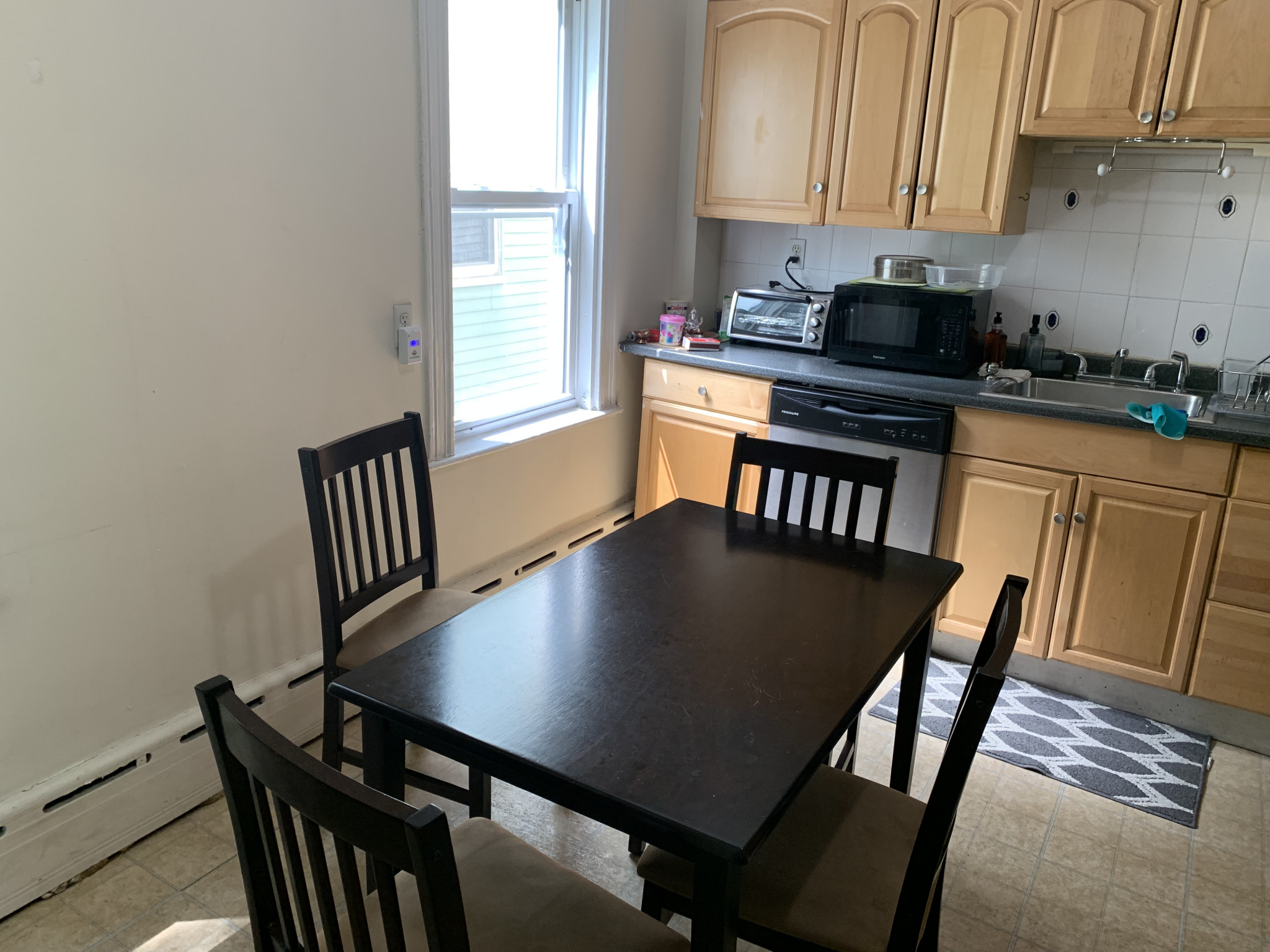 4 bed, 1 bath apartment for rent at 26 Darling St Unit 4, Mission Hill — photo 2 of 15
