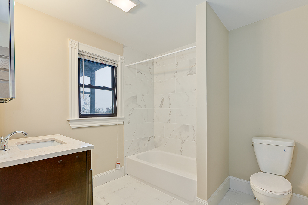 90 Gladstone St, East Boston