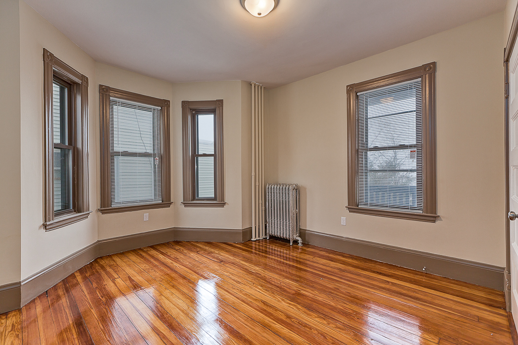 90 Gladstone St, East Boston