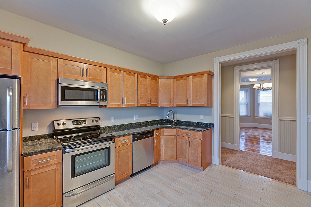 90 Gladstone St, East Boston