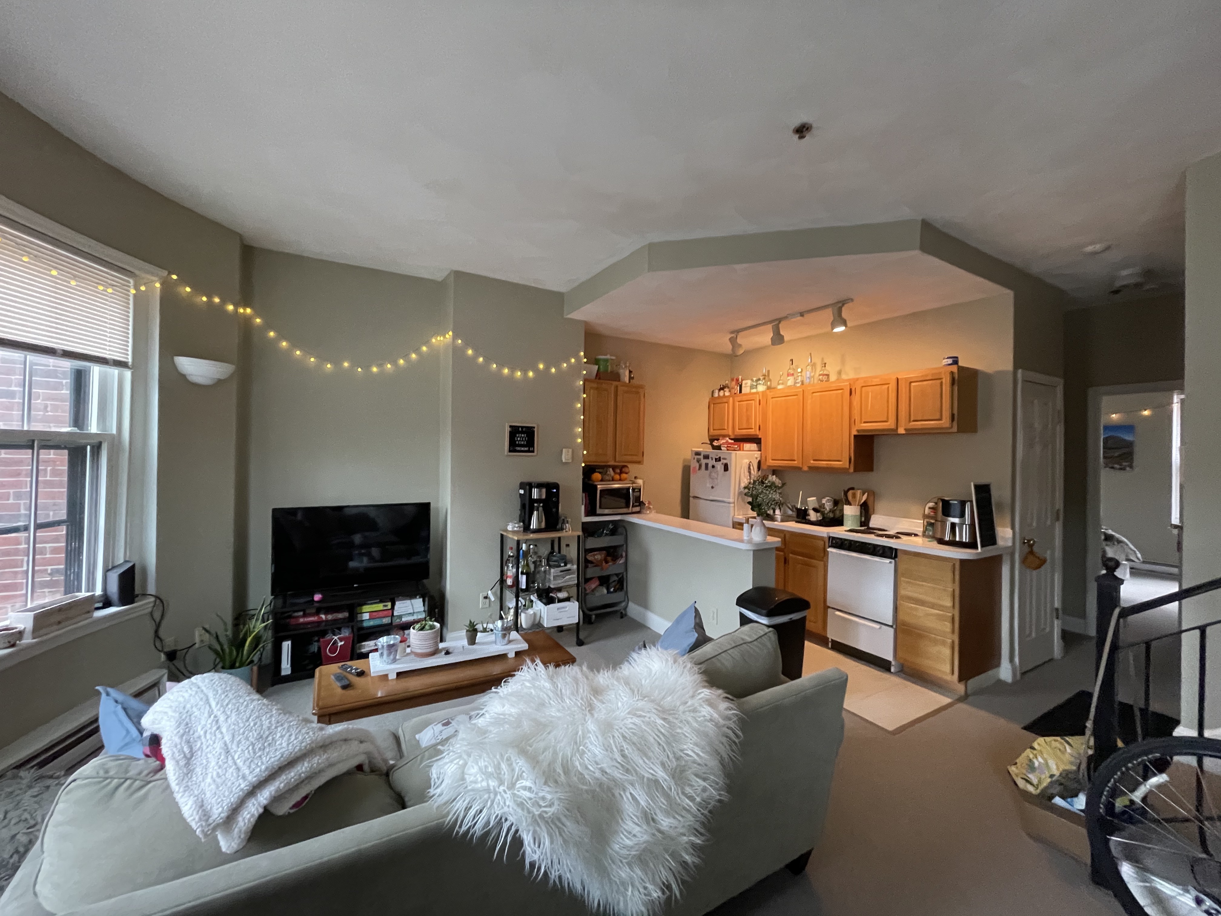 2 bed, 2 bath apartment for rent at 767 Tremont St Unit 77, South End