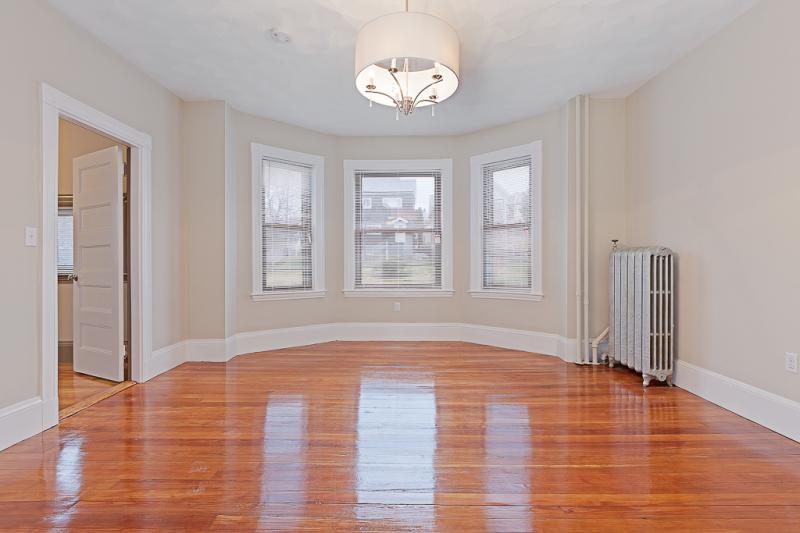 94 Gladstone St, East Boston