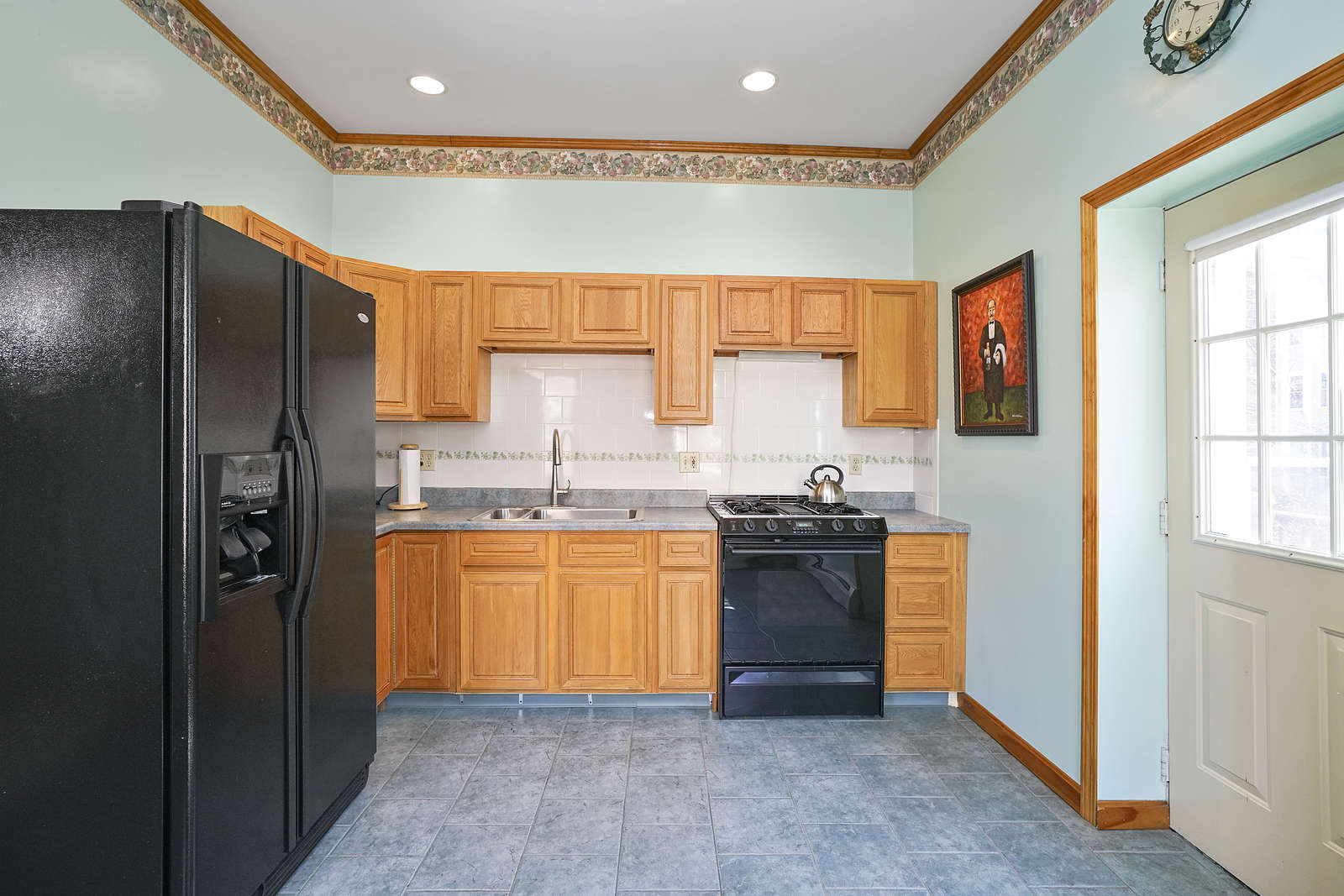 8 Centre St, Roxbury