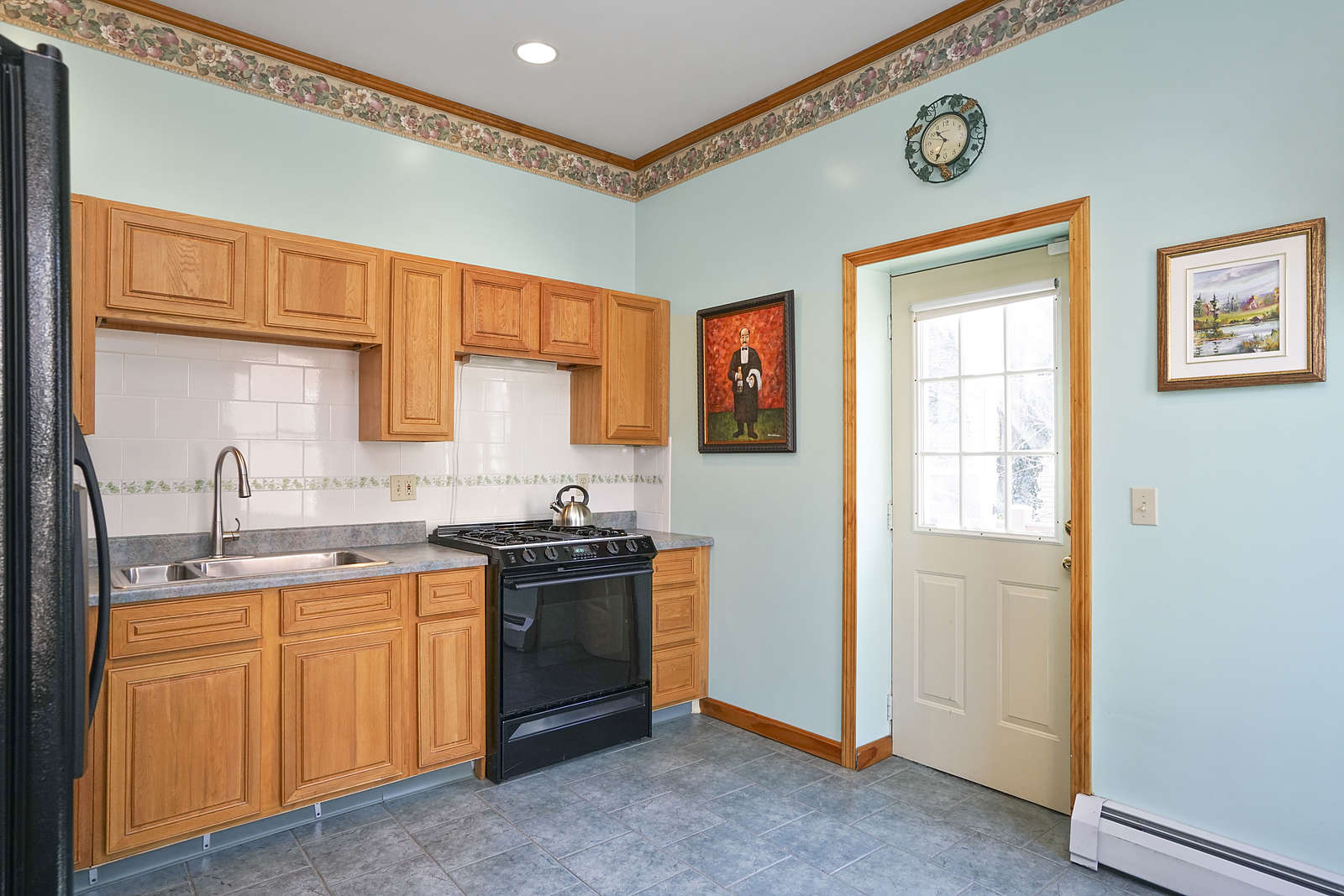 8 Centre St, Roxbury