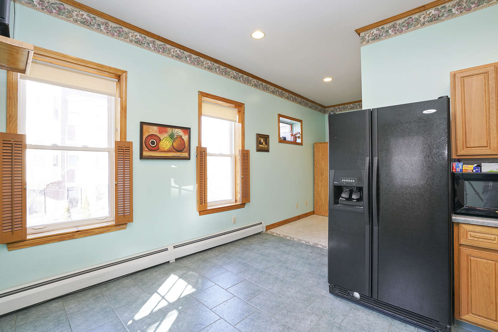 8 Centre St, Roxbury