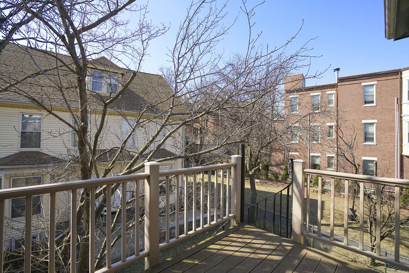 8 Centre St, Roxbury