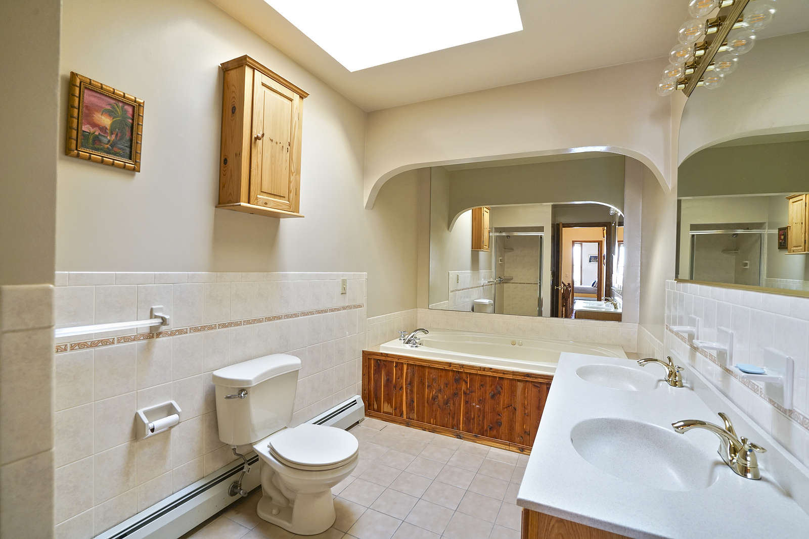 8 Centre St, Roxbury