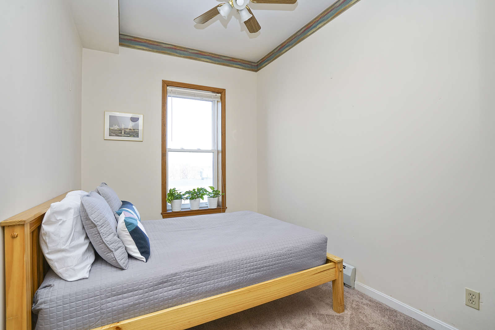 8 Centre St, Roxbury