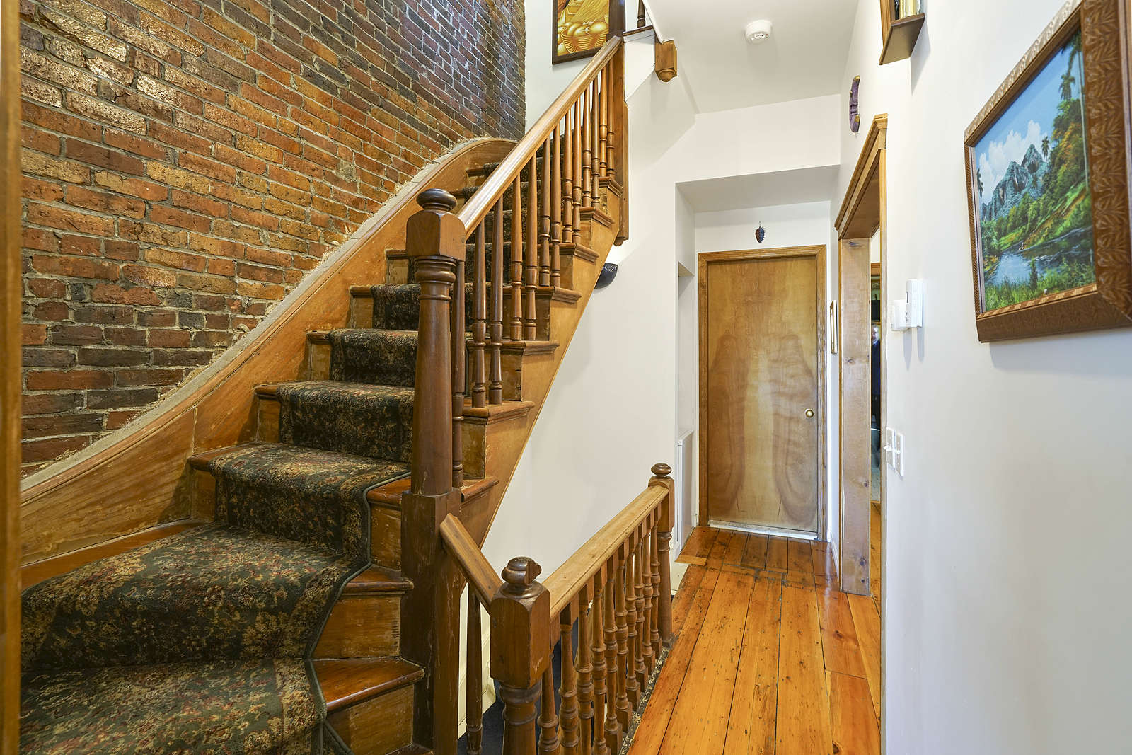 8 Centre St, Roxbury