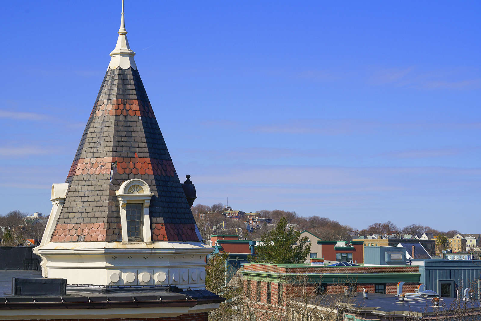 8 Centre St, Roxbury