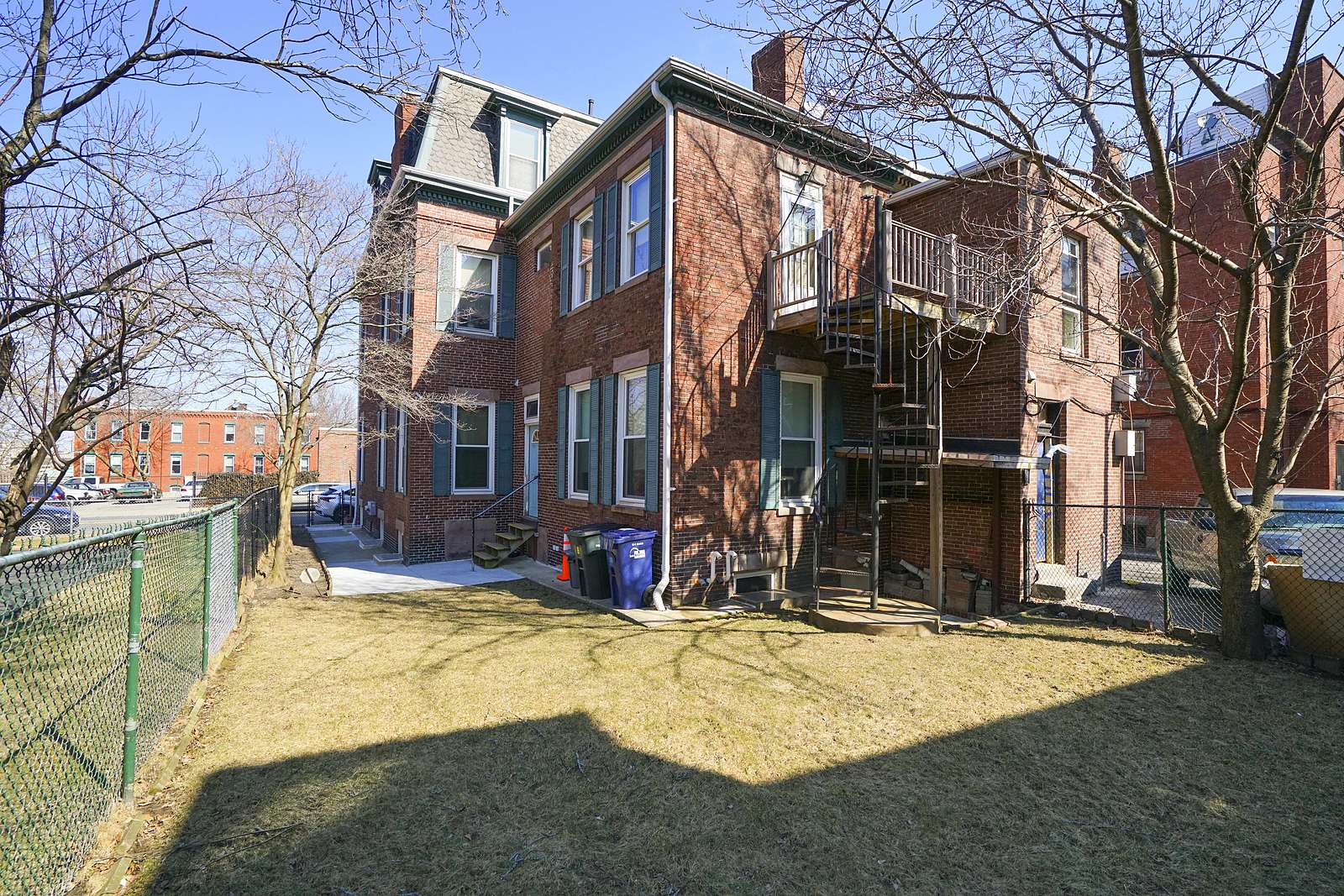 8 Centre St, Roxbury