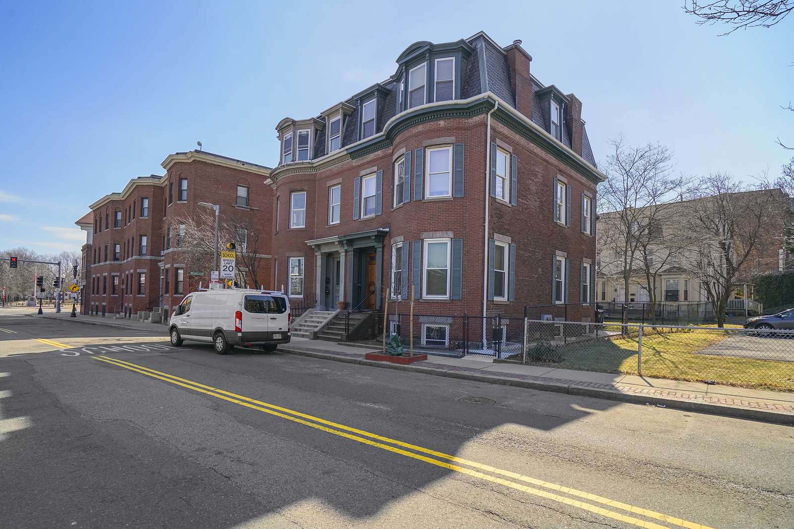 8 Centre St, Roxbury