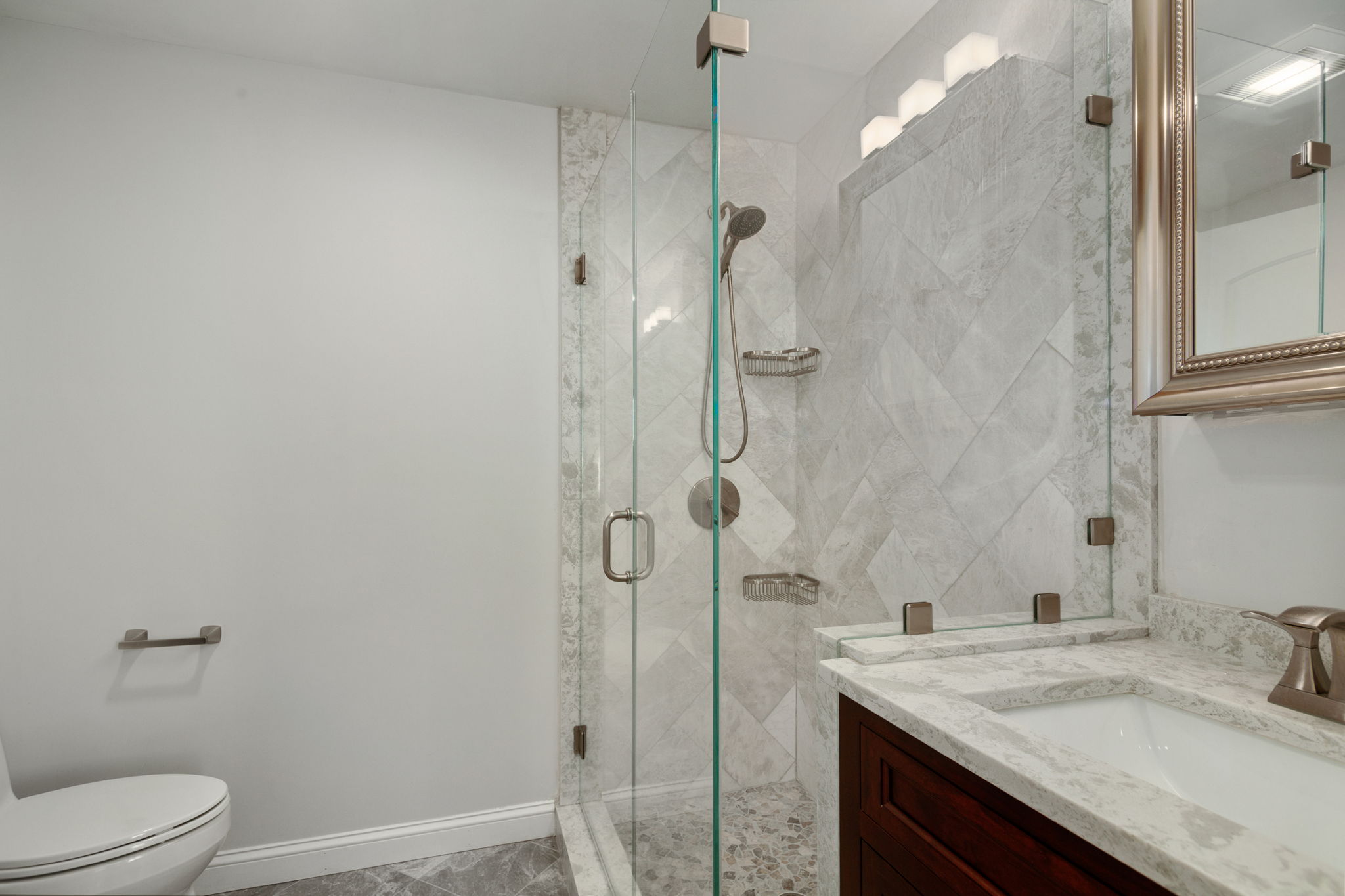 54 Evergreen Ave, Auburndale