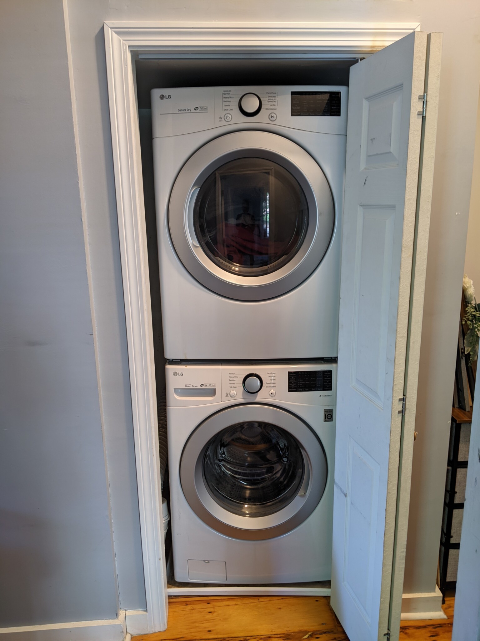 8 Centre St, Roxbury