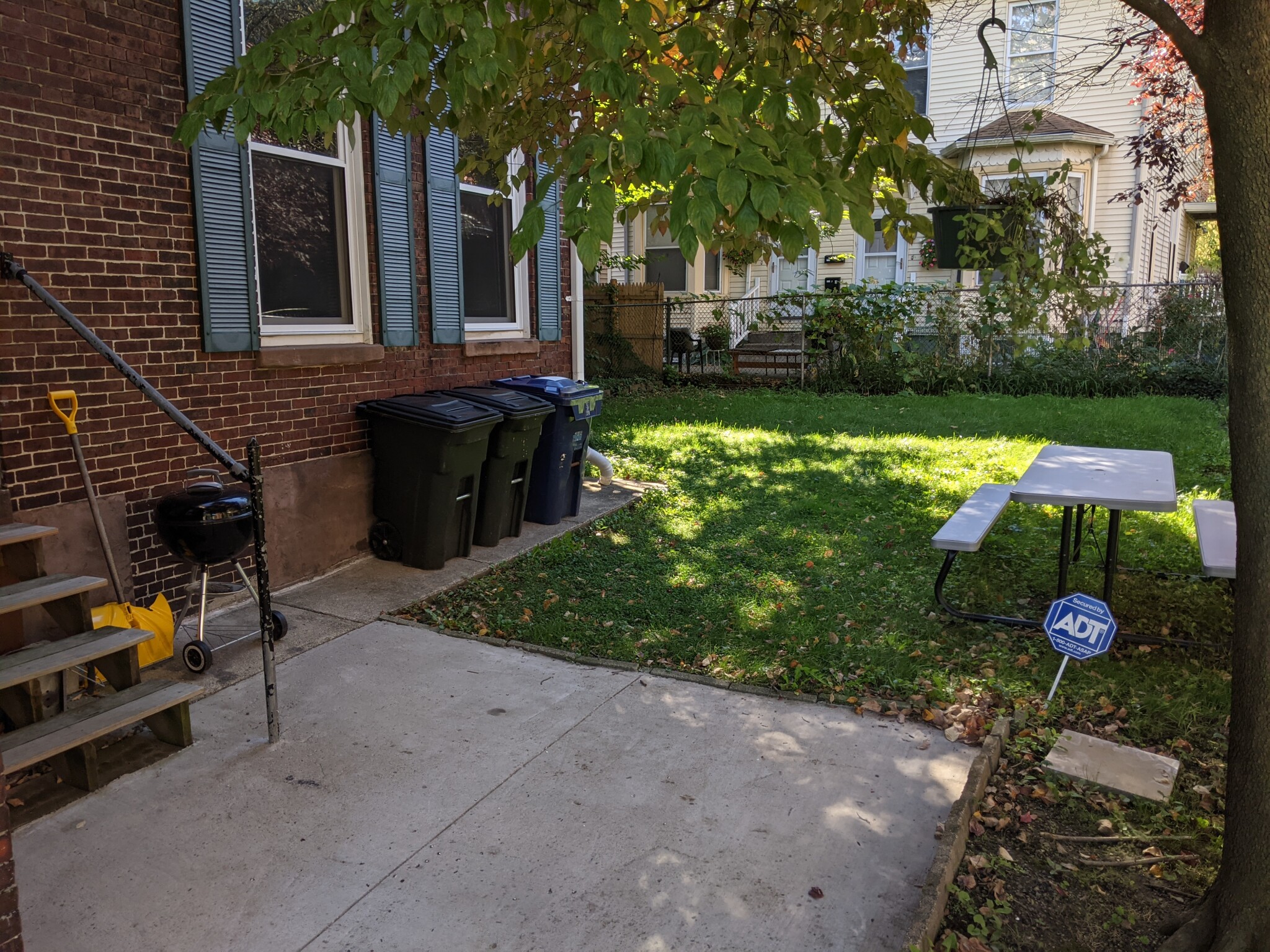 8 Centre St, Roxbury