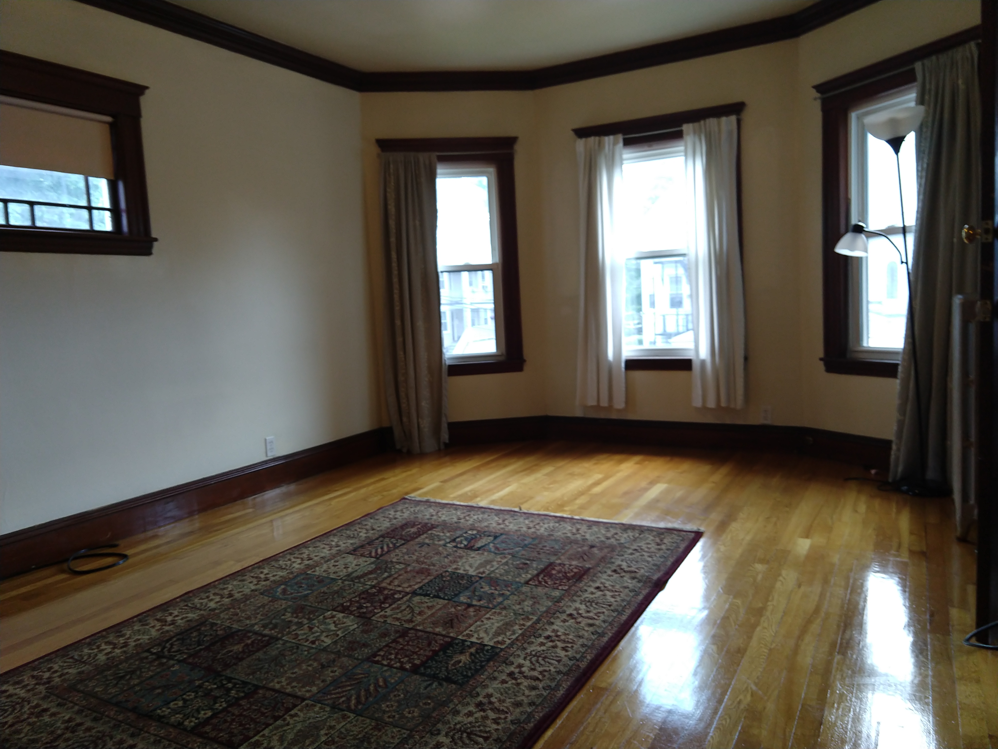 3 bed, 1 bath apartment for rent at 58 Glen Rd Unit 1, Jamaica Plain — photo 4 of 11