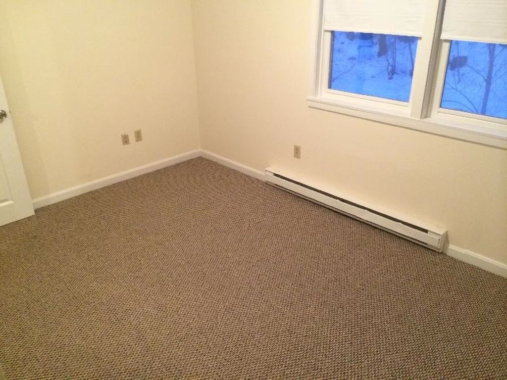3 bed, 2 bath apartment for rent at 41 Lawn St Unit 1, Mission Hill — photo 6 of 11